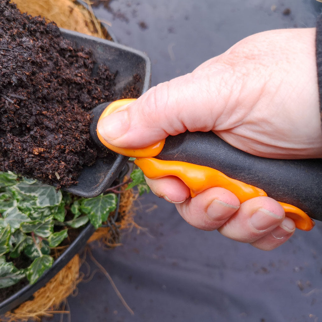 Make handle for trowel